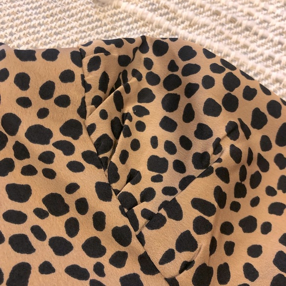 🦚HP🦚 LOFT Leopard Print Blouse - Picture 6 of 11